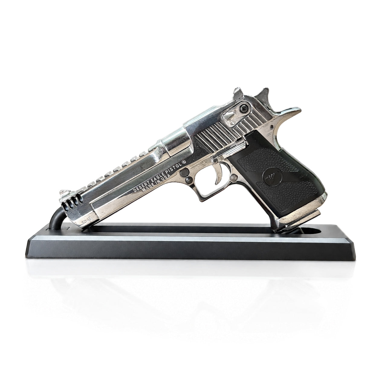 DESERT EAGLEのガスガンクロームステンレスモデル KAHR Desert Eagle Model - Chrome Silver | 1:2.5 Scale GoatGuns