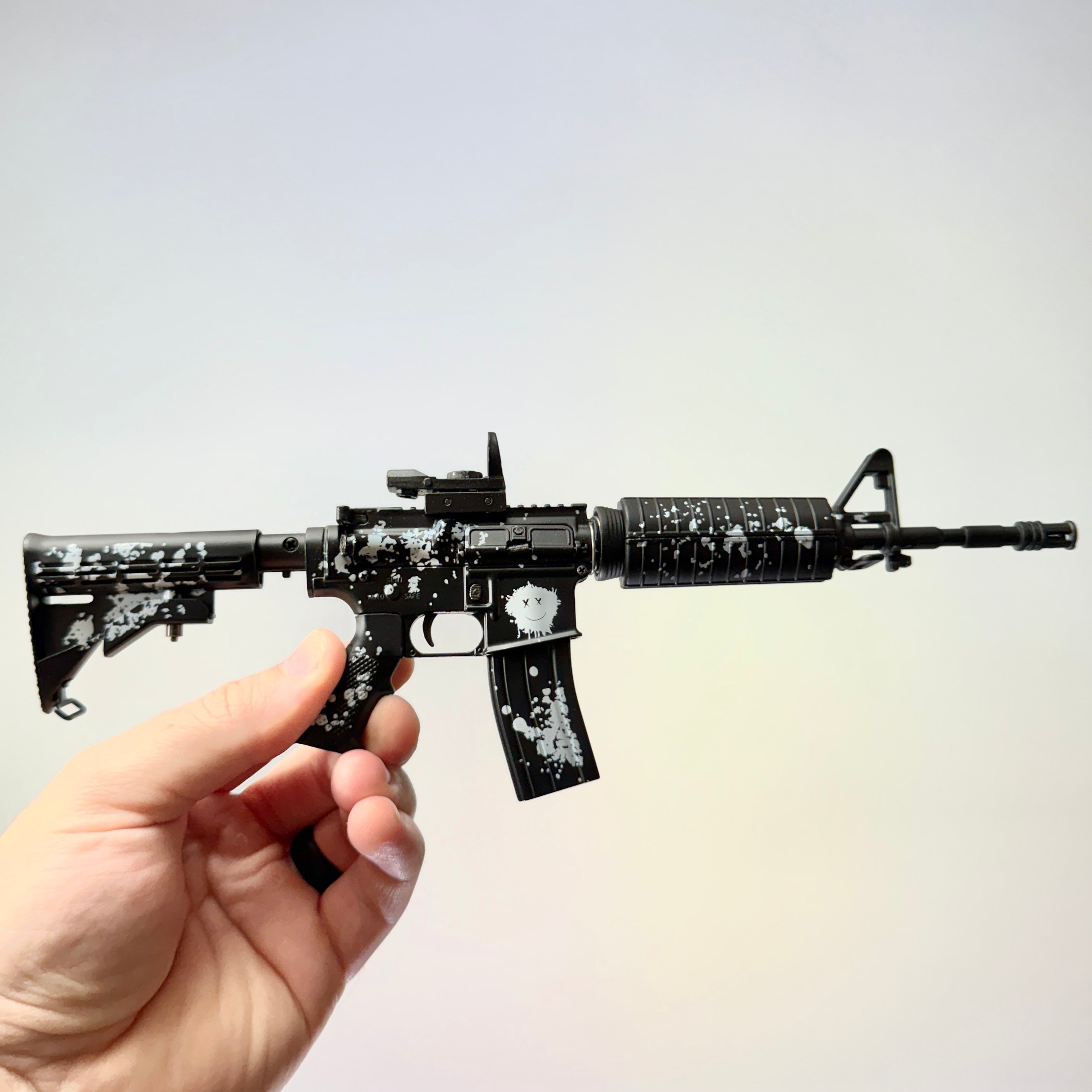 AR15 'Smile More' Model - Roman Atwood – GoatGun Models