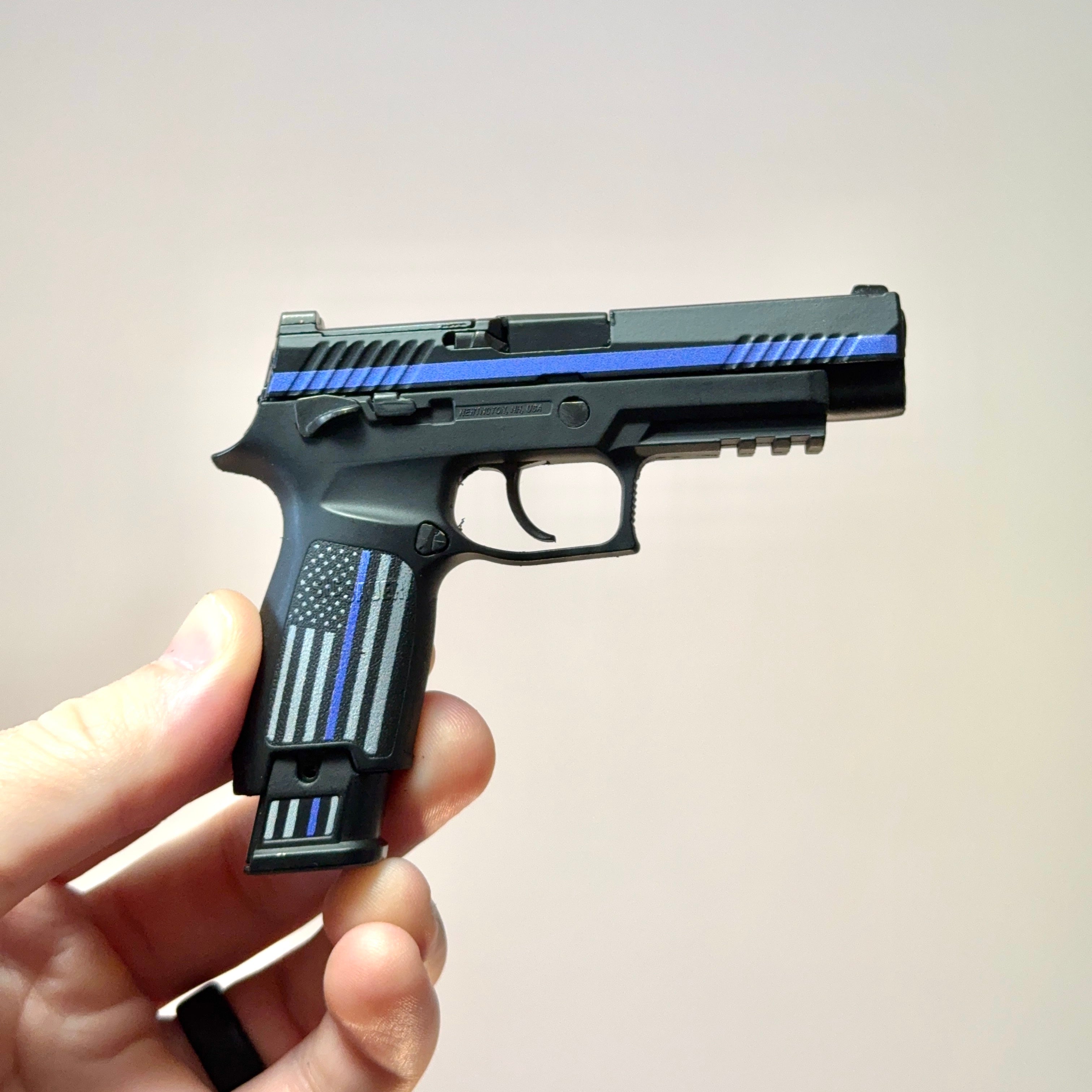 SIG SAUER M17 Model Thin Blue Line Edition 1:2.5 Scale – GoatGun