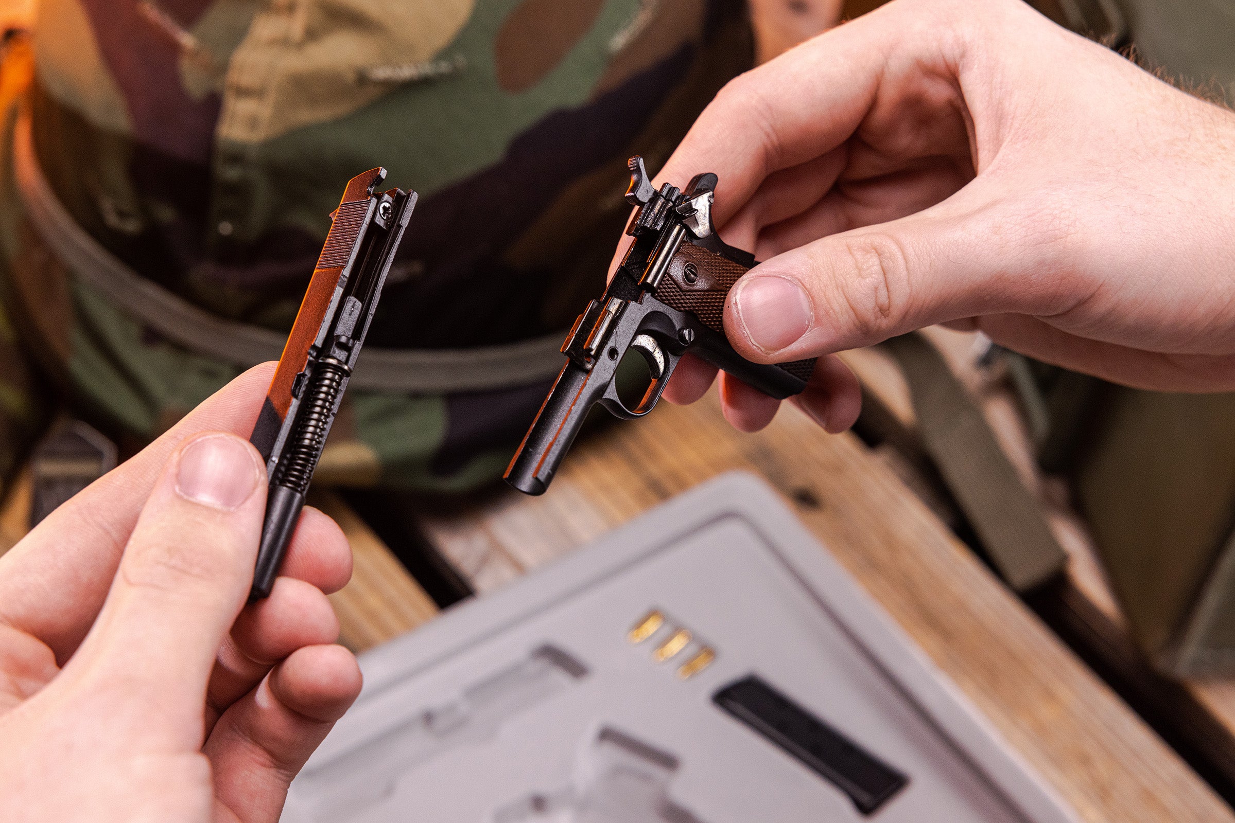 Pistola de Airsoft Colt 1911 A1 Fullmetal - Residen Militaría – Residen  Evil Militaría